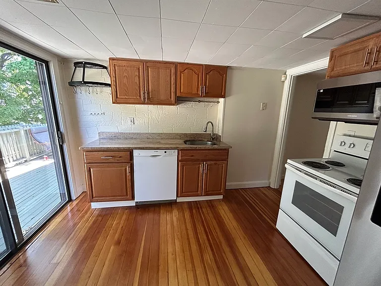 97 Court St #2 — Photo 10