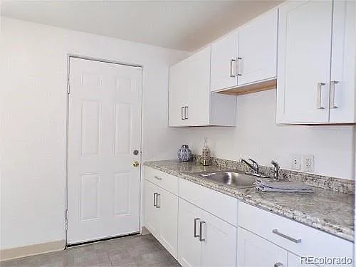1129 Dallas St — Photo 10
