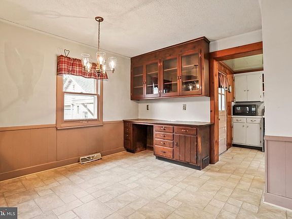 4th image of 1199 Warm Spring Rd