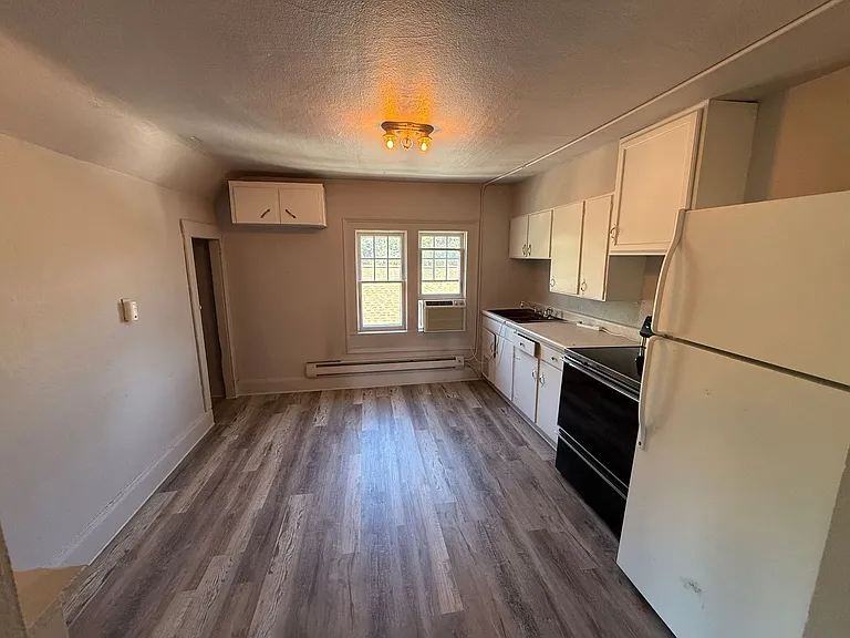 421 South Chestnut Street — Photo 16