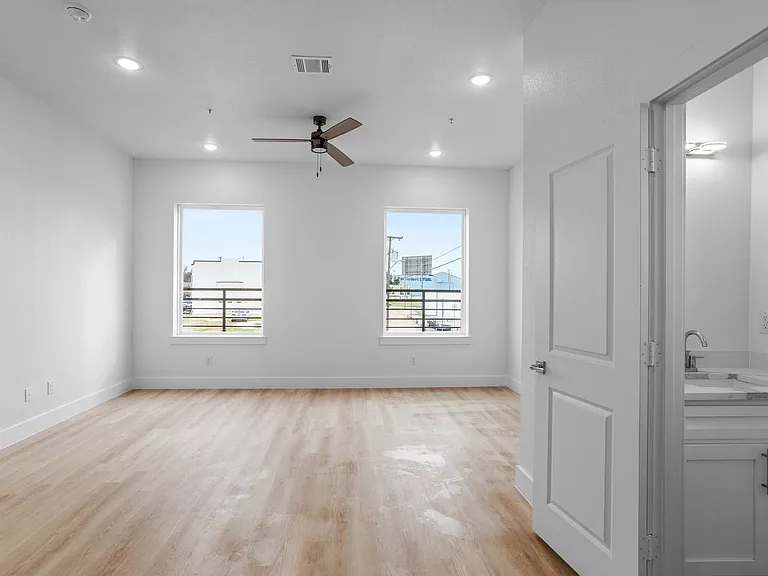 2400 Benbrook Dr #108 — Photo 16