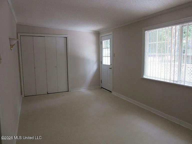 1616 Gordon Ave — Photo 6