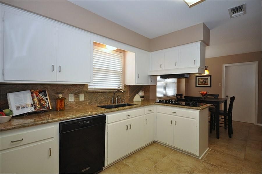 1st image of 1111 Briarpark Dr