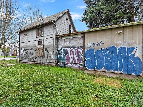 2nd image of 1219 -1235 S Cloverdale Street