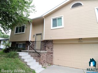 1901 SW 21st St, Lincoln, NE 68522