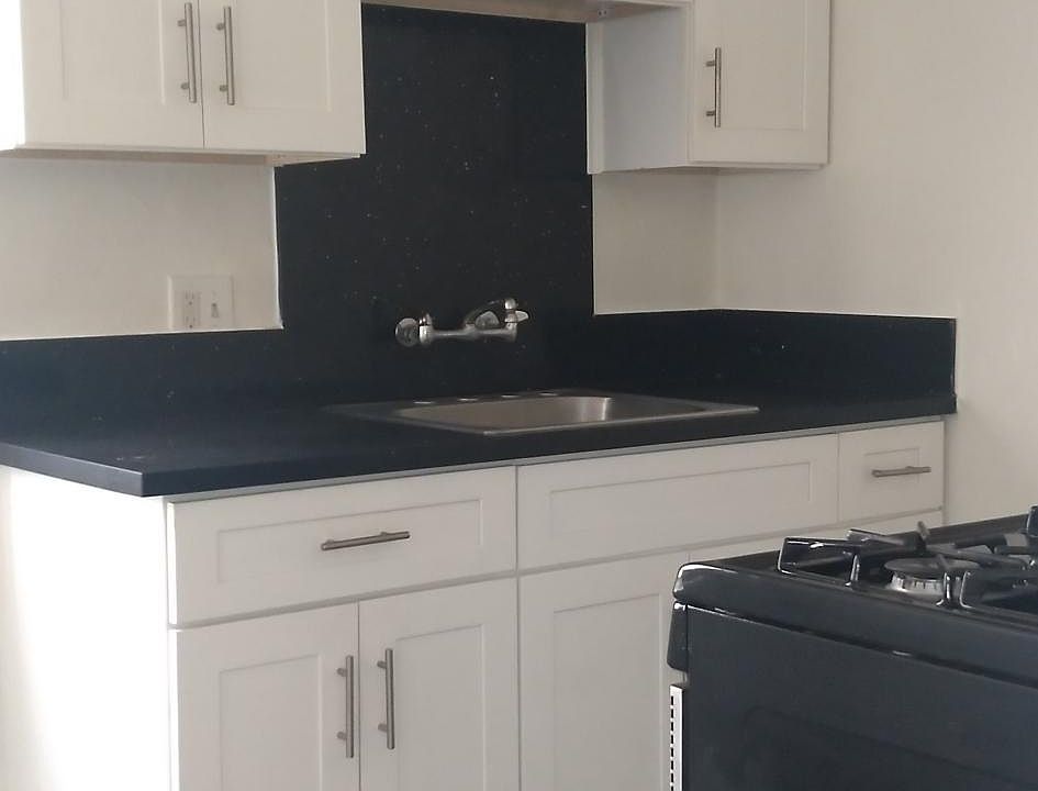 1st image of 242 Glendora Ave APT 3