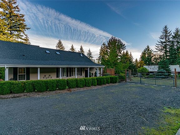 3rd image of 850 Firlane Pl