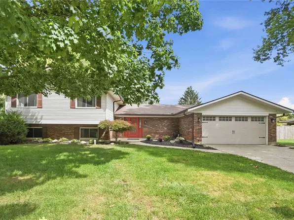 7611 Pelway Dr, Centerville, OH 45459