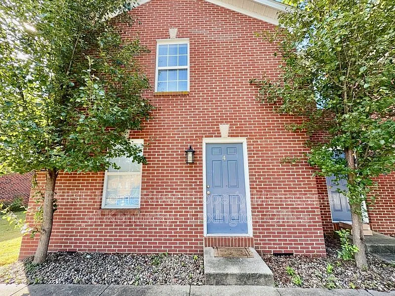 3 bed, 2.5 bath, 1000 sqft, $1,095 — Photo 3