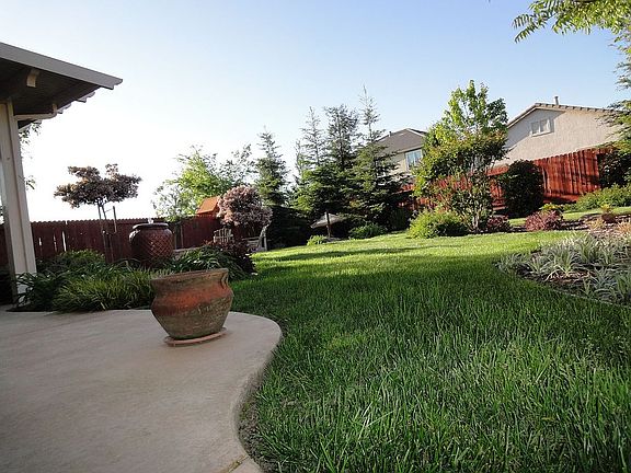 4th image of 1538 Highland Dr