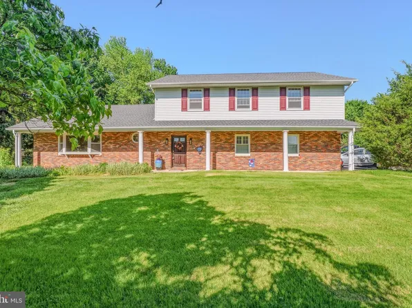 2504 Burgundy Dr, Fallston, MD 21047