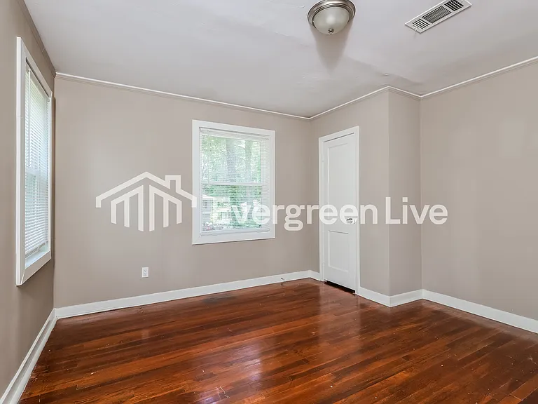 4540 Meadowridge Dr — Photo 10