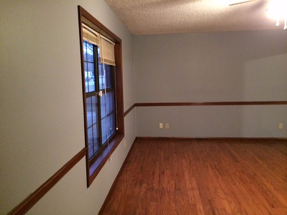 3rd image of 324 Oliece Dr