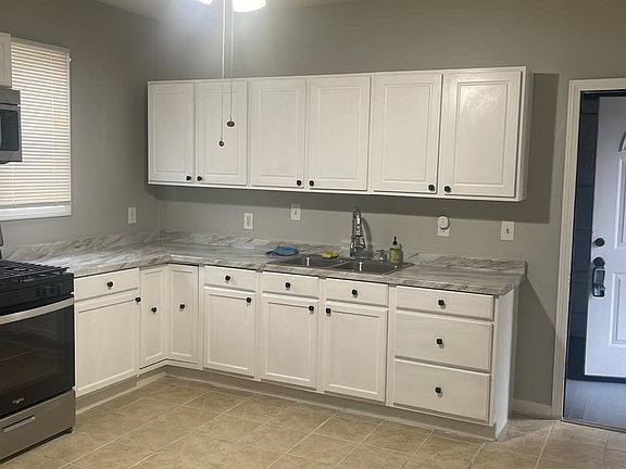 3rd image of 12 Blanche St