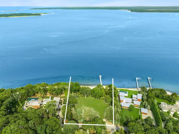 20 Forest Rd, Sag Harbor, NY 11963