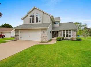 1346 Partridge Ct, Oshkosh, WI 54904