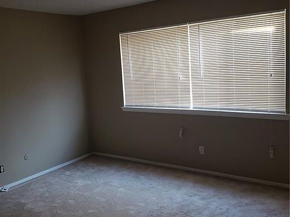 5th image of 2306 Village North Dr #2306