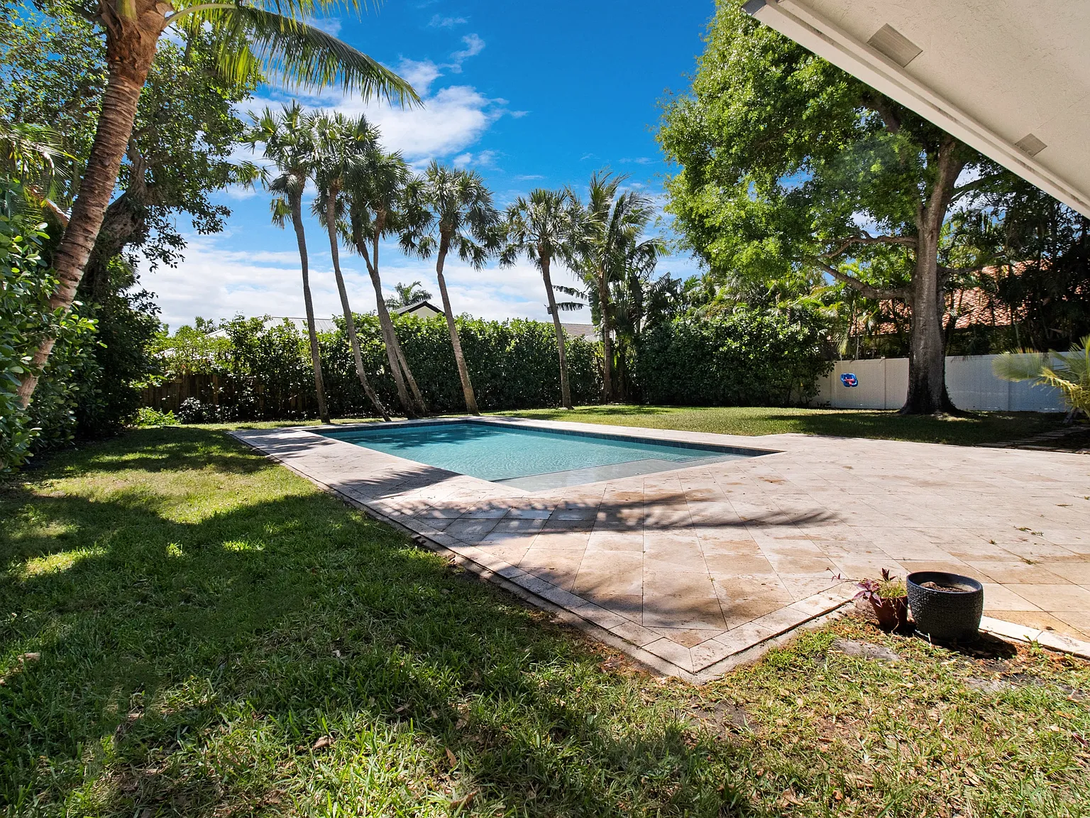 1680 SW 14th Dr — Photo 3
