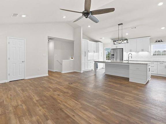 5th image of 1214 Roxey Maxey Rd