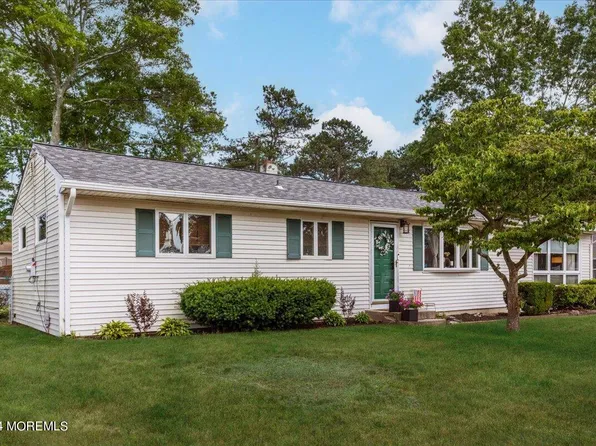 42 Western Drive, Howell, NJ 07731