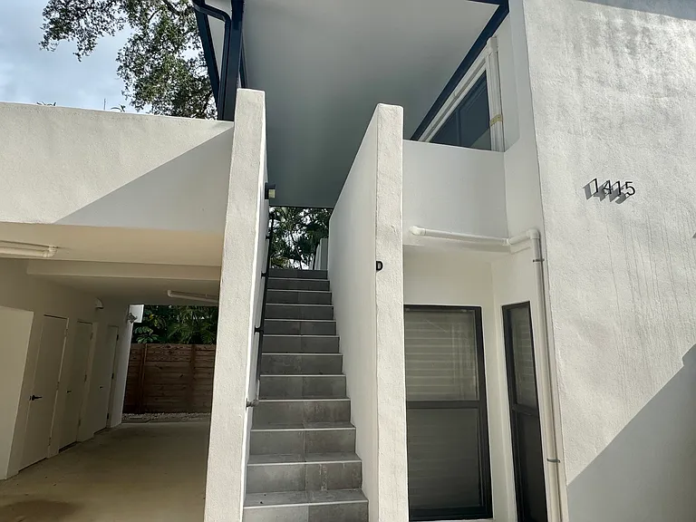 1415 SW 9th St #D — Photo 15