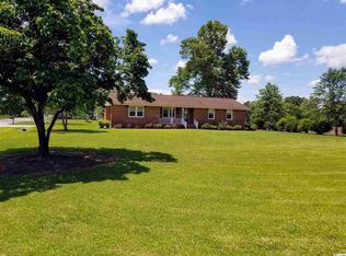 565 N Cox Rd, Loris, SC 29569