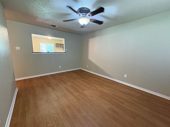 3rd image of 334 Linkwood Dr