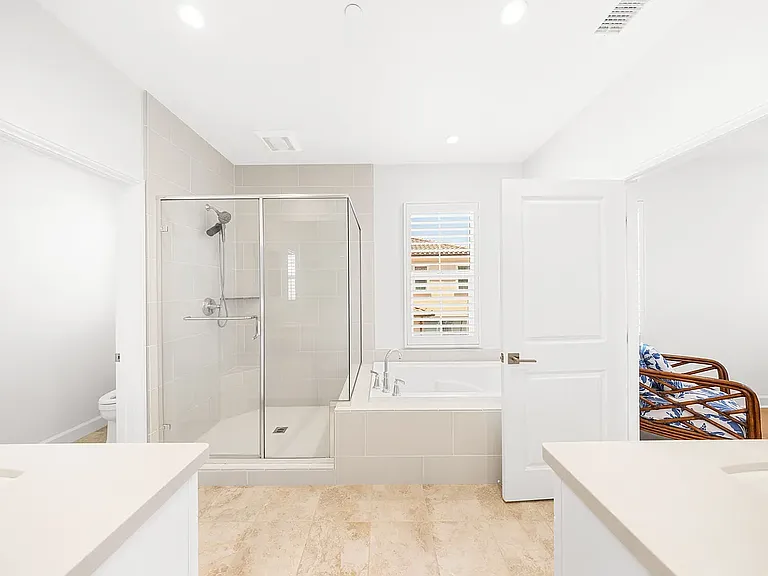 68 Henson — Photo 22