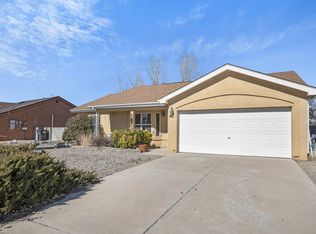 13 Hermanos Ct, Los Lunas, NM 87031
