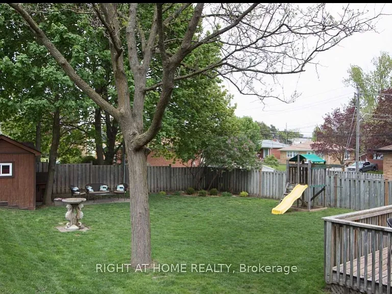89 Monkswood Cres — Photo 12