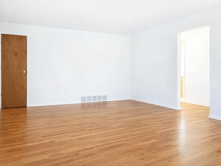 5376 S Lakeview St — Photo 3