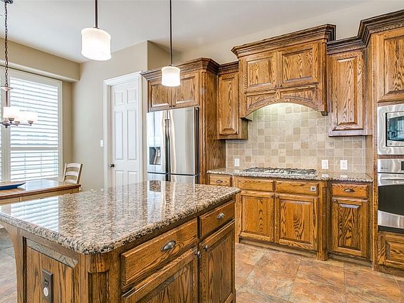 2nd image of 1308 Foxglove Cir