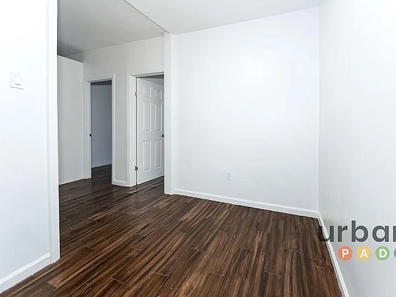 5th image of 2382 Dean St APT 11