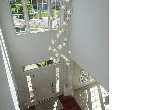 3rd image of 12 Brynstone Ct