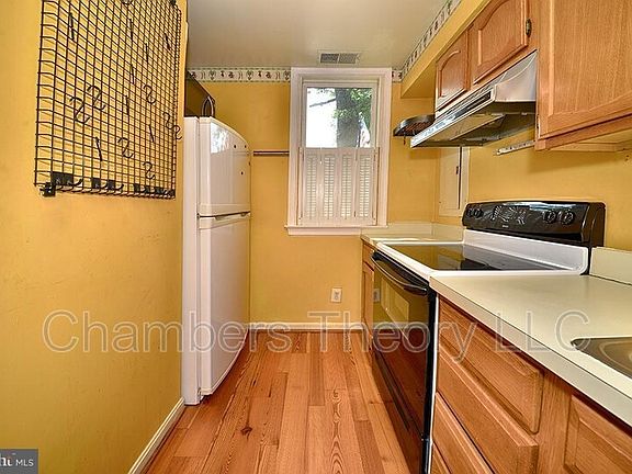 4th image of 223 S West St