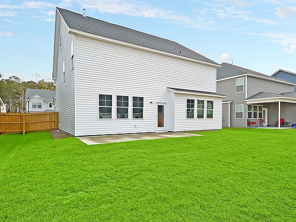 Maywood I Rear Exterior