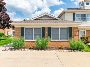 8217 Grays Dr #9, Grosse Ile, MI 48138