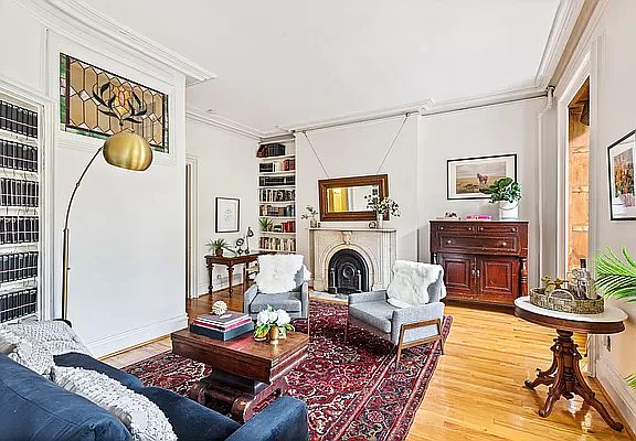 2nd image of 428 W 20th St #2