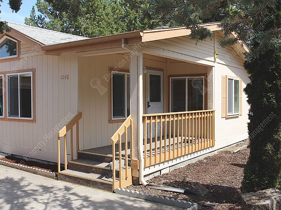2nd image of 1048 SE Castlewood Dr
