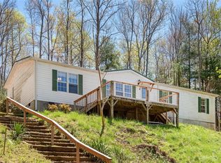 393 Daytona Ln, Saluda, NC 28773
