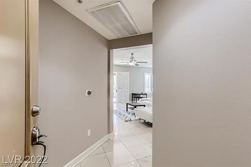 2 bed, 1198 sqft, $1,950 — Photo 3