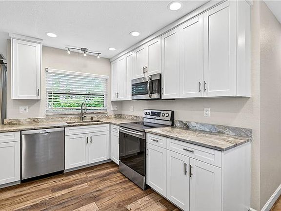 4th image of 7 Eagle Ln