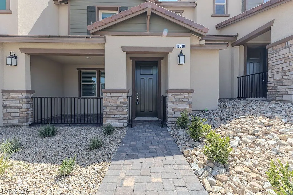 3 bed, 2.5 bath, 1545 sqft, $2,500 — Photo 1
