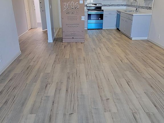 2nd image of 525 N San Mateo Dr APT 304