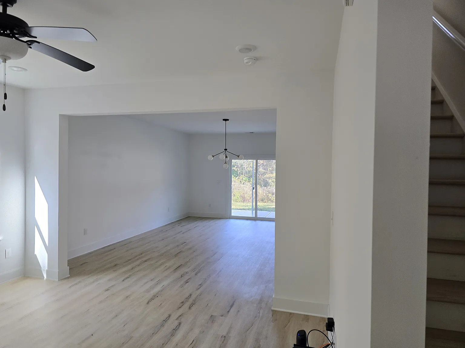 4 bed, 2.5 bath, 2539 sqft, $3,195 — Photo 2