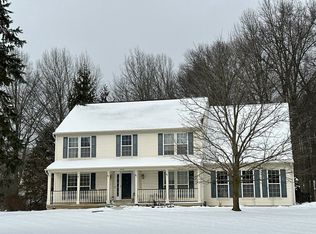 9178 Millstream Cir, Olmsted Falls, OH 44138