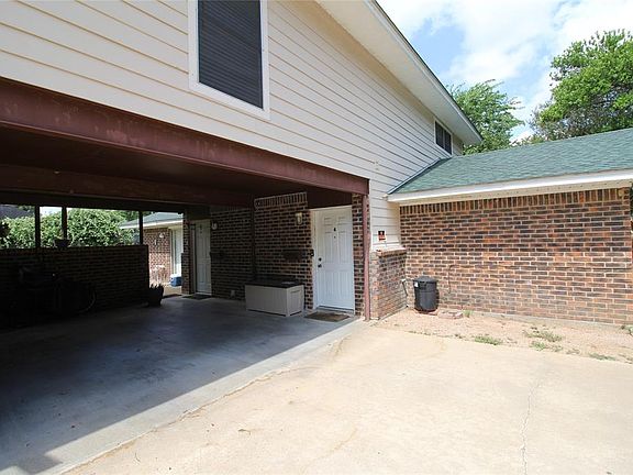 5th image of 412 Breezy Lane