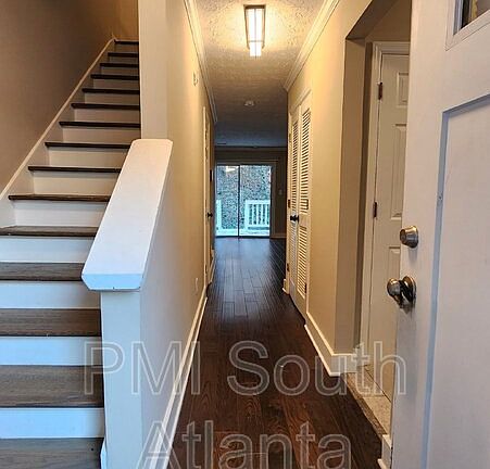 4th image of 3504 Lee Ct NW