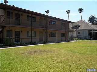 3rd image of 388 S Los Robles Ave