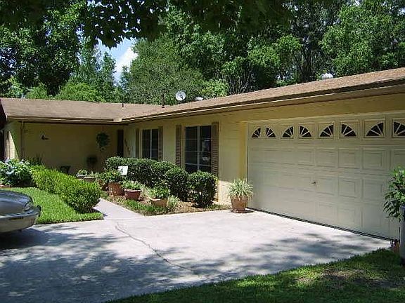 Double Driveway & garage